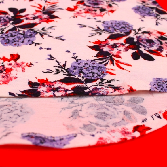 Womens Floral Vneck Tee Creme (L) - Picture 6 of 6